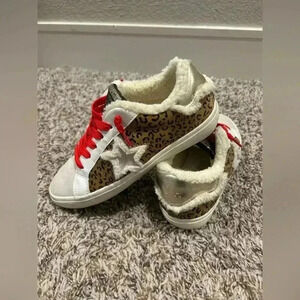 Vintage Havana cozy pledge sneaker red cream cheetah print faux fur size 7 star